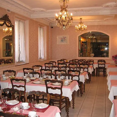 Busby Hotel 3*