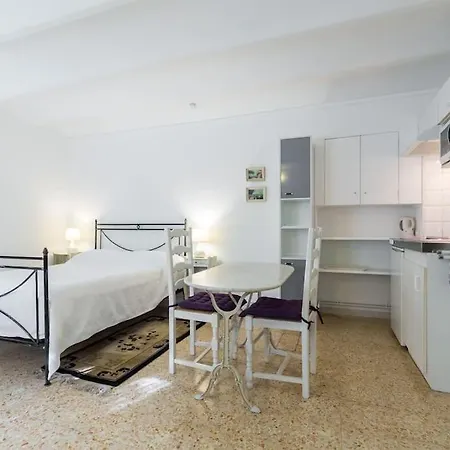 La Leonie Lejlighedshotel Nice