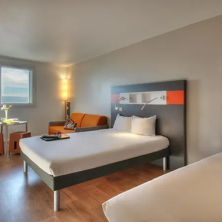Ibis Budget Californie Lenval Hotel 2*