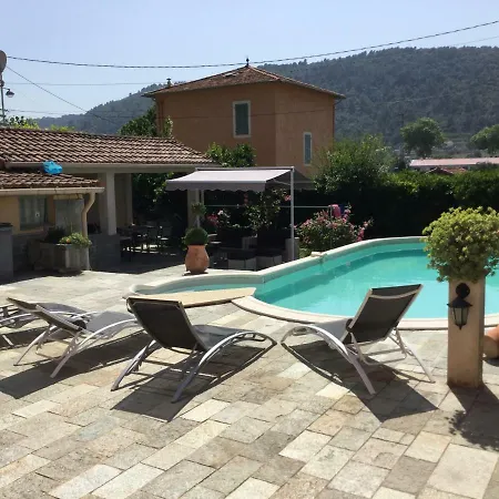 Hébergement de vacances Les 13 Chimères *