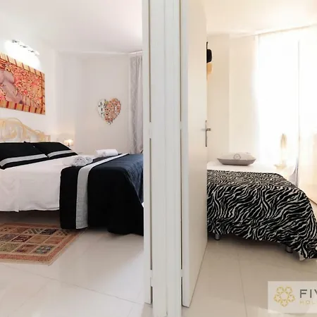 Mini Bijou - Five Stars House