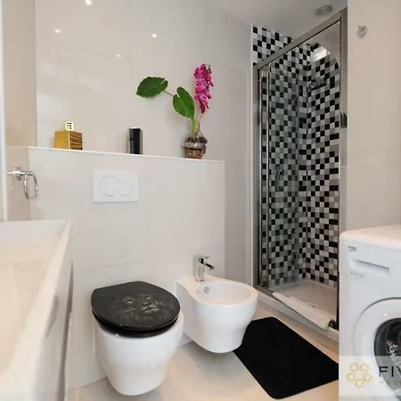 Mini Bijou - Five Stars House Appartamento *