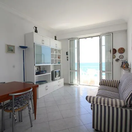 - Electra Vue Mer Balcon Dernier étage Appartement *