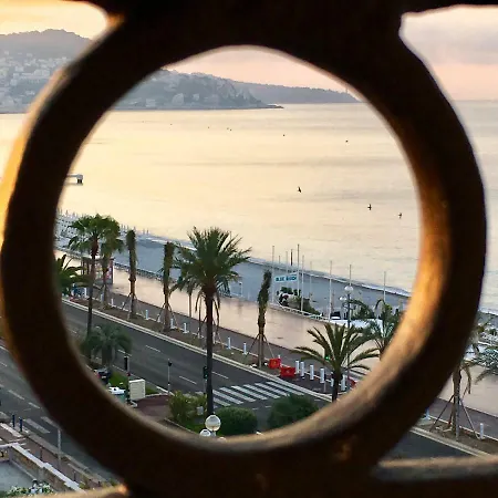 Le Petit Bourgeois De * Nice