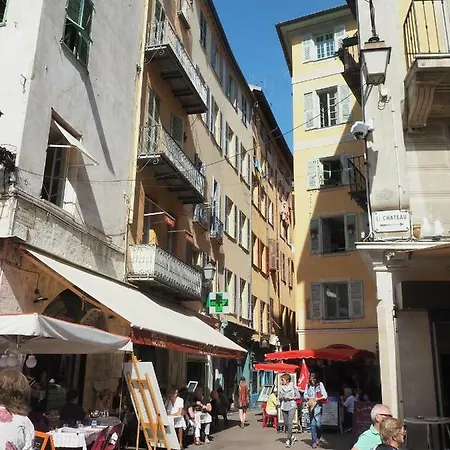 2 Bedroom Old Town Centre * Nice