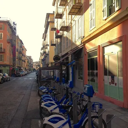 2 Pièces Au Coeur Du Quartier Branché Du Port * Nice