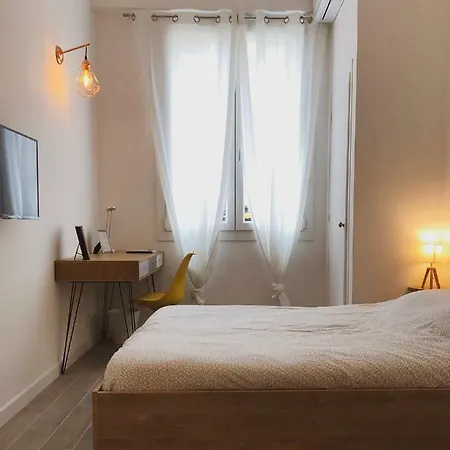 Azur - Madeleine Gæstehus *