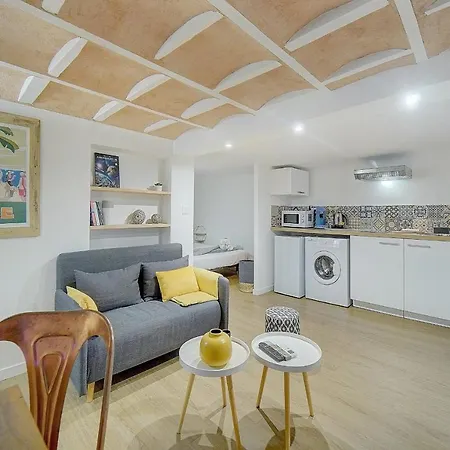 Apartment #31 Comfy Place In The Old Town Balcony & Ac 2min To Beach *