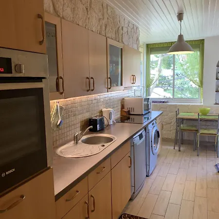 Les Victorines - Proche Aeroport Apartment *